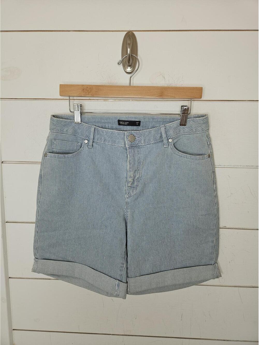 Simply Vera size 10 blue & white railroad stripe denim shorts